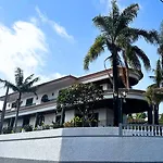A Fortaleza Do Pico Hostel *