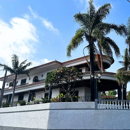 A Fortaleza Do Pico Hostel *